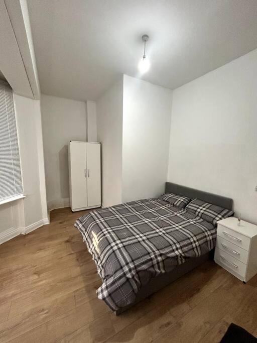 Leicester Spacious Flat With Free Parking 외부 사진