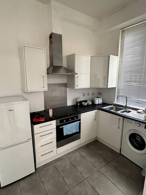 Leicester Spacious Flat With Free Parking 외부 사진