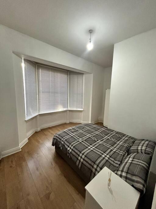 Leicester Spacious Flat With Free Parking 외부 사진