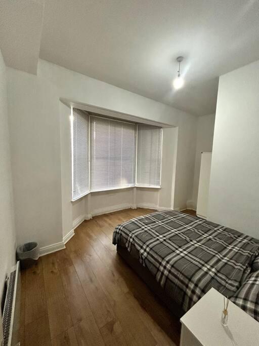Leicester Spacious Flat With Free Parking 외부 사진