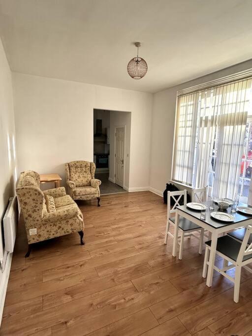 Leicester Spacious Flat With Free Parking 외부 사진