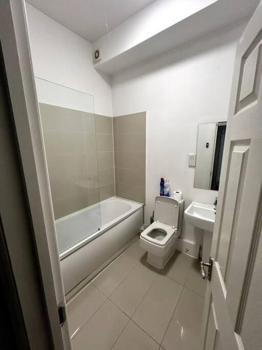 Leicester Spacious Flat With Free Parking 외부 사진
